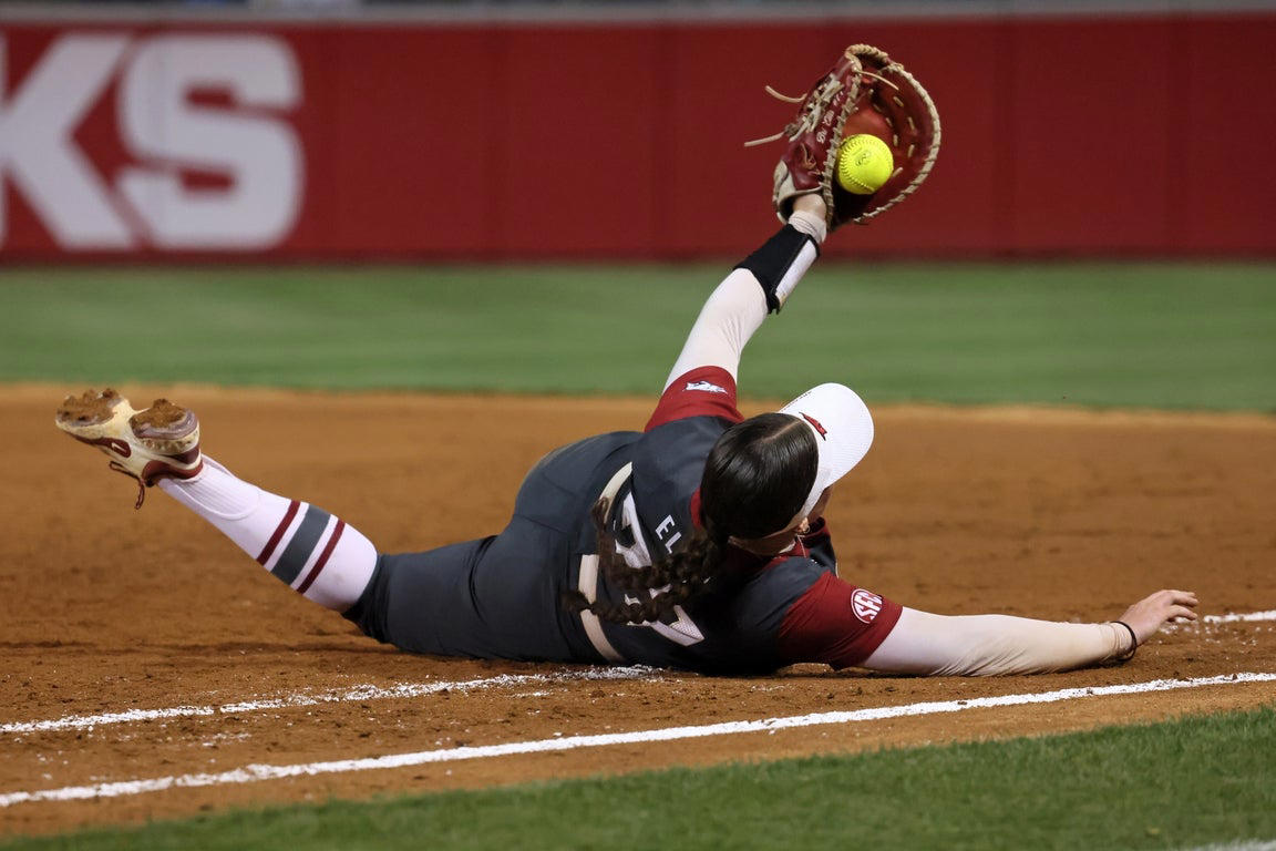 Incredible photos from this weekend at the 2025 college women's softball tournament
