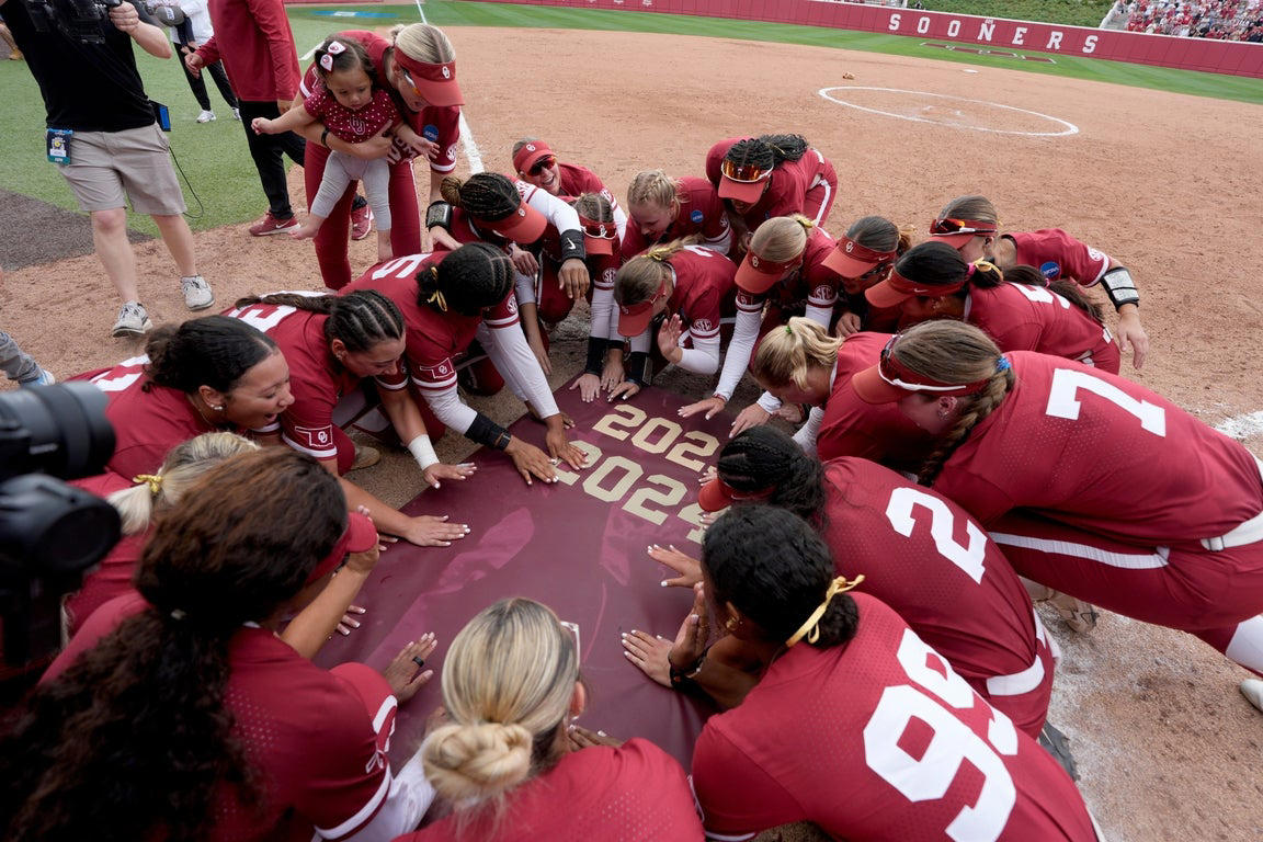 Oklahoma women's softball team blasts way to 9th straight college world series, in photos