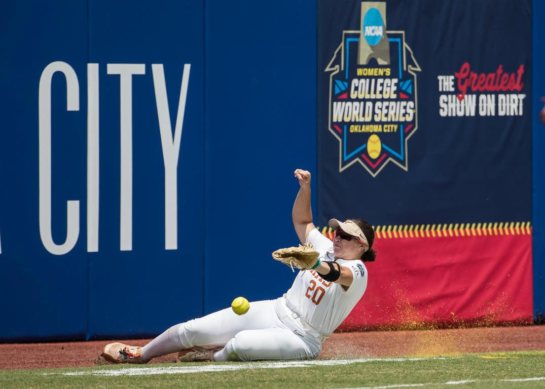 Unbelievable photos from Monday at the Women's College World Series