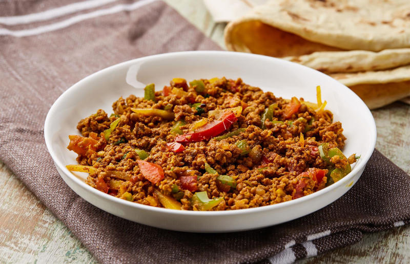 35. Phall, 34. Cà ri gà, 33. Currywurst, 32. Tarkari, 31. Keema, 30. Xacuti, 29. Bunny chow, 28. Chingri malai, 27. Kuzhambu, 26. Curry goat, 25. Korma, 24. Khichdi, 23. Kyet thar see-pyan, 22. Amok trey, 21. Jalfrezi, 20. Kukul mas, 19. Khao soi, 18. Chicken balti, 17. Vindaloo, 16. Fish head curry, 15. Nihari, 14. Malai kofta, 13. Dopiaza, 12. Sarawak laksa, 11. Kaeng pa, 10. Kari ayam, 9. Katsu kare, 8. Kaeng khiao wan, 7. Dal makhani, 6. Chicken tikka masala, 5. Panang, 4. Rendang, 3. Rogan josh, 2. Massaman