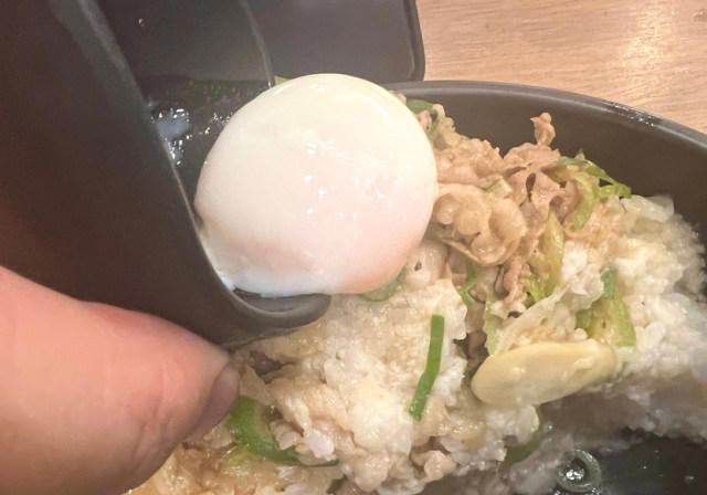 ・すた丼屋の最強盛り「超鬼肉飯増量」, ・戦闘準備完了！ タイマーセット開始, ・スピード全開！ とろろパワーで加速, ・50歳からの挑戦