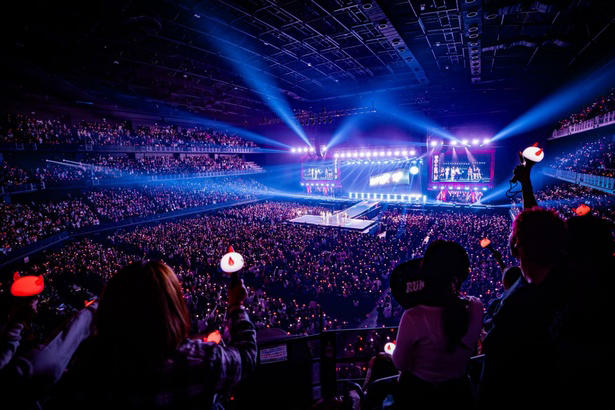 韓国、日本、タイの多国籍な7人組, デビュー曲MVは、公開約10日で1億回再生突破の大記録, オープニングからガールクラッシュ爆発, 練習生時代からこれまでの胸アツVTR, 日本人メンバー、RUKAとASAのユニットステージも, 先輩レジェンドグループ・2NE1のカバーも披露, デビューから2年とは思えないステージは必見