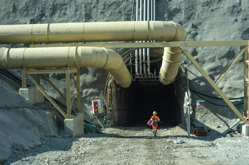 8. Venetia diamond mine, South Africa 10. Mir diamond mine, Russia, 9. Lomonosov diamond mine, Russia, 8. Venetia diamond mine, South Africa, 7. Ekati diamond mine, Canada, 6. Catoca diamond mine, Angola, 5. Orapa Mine, Botswana, 4. Nyurba diamond mine, Russia, 3. Udachny diamond mine, Russia, 2. Jwaneng diamond mine, Botswana, 1. Aikhal diamond mine, Russia