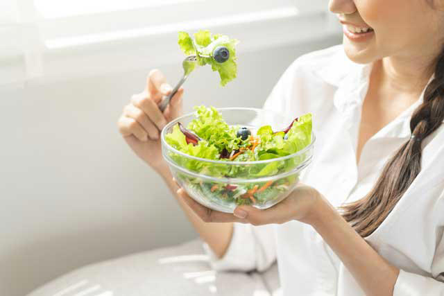 「ご飯」は太る？太らない？, ダイエット中の理想的な「炭水化物」の食べ方は？ポイント3つ, 【1】食べる順番に気をつける, 【2】食べる時間帯を意識する, 【3】食後に軽い運動をする