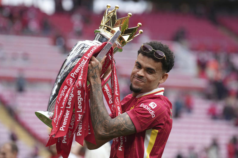 Latest transfer news headlines, Isak considering 'all options', Thiago Silva's son signs Chelsea scholarship, Timothy Weah agrees terms with Ligue 1 side, Marcus Rashford lands in Barcelona, James Trafford agrees City return, Wissa agrees terms with Newcastle, BlueCo shenanigans continue, Evan Ferguson to complete Roma switch, Alvaro Morata finds new club, Rashford en route to Spain, Gabriel Magalhães on Viktor Gyokeres, Galatasaray confident of landing Ederson, Mbeumo agrees contract as United eye strikers, Nunez bags hat-trick, Man Utd face Mbeumo issue, Mosquera latest, Liverpool book Ekitike medical, Gibbs-White claim confirmed, Simons interest, DONE DEAL, Nunez deal off, Gyokeres to Man Utd rumour addressed, Keeley leaves Spurs, Bayern prepare fresh Luis Diaz bid, Arsenal tour squad, Chelsea set Renato Veiga asking price, Howe voices frustrations, Potter delighted with new West Ham signing, Man City eye Trafford deal, Galatasaray make Ederson bid, Sancho to join Juventus, Walker-Peters shirt number, Rodrygo latest, DONE DEAL, Ekitike to Liverpool imminent?, Aubameyang finds new home, Arsenal take big step towards Gyokeres deal, Isak latest, Tottenham in talks for Joao Palhinha, Liverpool close in on £82m Ekitike, Liverpool to bid again for Ekitike, Sesko wants to join Man Utd, Patrick Bamford update..., Evan Ferguson to Roma, Bayern prepare fresh Diaz bid, Amorim pleased with new signing, Arsenal take new signings to Singapore, Aubameyang finds new home, Arsenal close to Gyokeres agreement, Napoli drop interest in Nunez, Napoli make Osimhen decision, Gibbs-White transfer twist, Isak not in Newcastle squad, Ferguson set for Roma, Real to extend two key contracts, Barca advancing on Rashford deal, United eye midfielder, Keeley leaves Spurs, DONE DEAL! Villa sign LASK teenager, DONE DEAL! Leeds sign Stach, Isak open to Saudi switch, Auba back to Marseille, Fenerbahce set for PSG double swoop, Vinicius Jr targeted for Saudi Pro League move, Sancho to Forest?, Arsenal accidentally leak image of FIFTH summer signing, Newcastle confirm signing, Nwaneri signs, Man Utd book Mbeumo medical, DONE DEAL, Isak 'wants' Liverpool move, Tottenham register Zabarnyi interest, Simons interest, Man City rival Newcastle for Trafford, DONE DEAL!, Wissa is keen to leave Brentford, Madueke tipped for Arsenal left wing as key Martinelli difference revealed, DONE DEAL: Sels extends Forest stay, Leverkusen hope to hold on to Xhaka, City name preferred goalkeeper replacement, Maddison back in training but Kulusevski remains absent, Madueke to miss preseason tour, Jackson expected to stay at Chelsea, Ademola Lookman eyes Inter switch, Isak open to Saudi switch, Frank says risk of sack drove his desire to join Spurs, Madueke confirms Chelsea departure, DONE DEAL: Danilo completes Botafogo switch