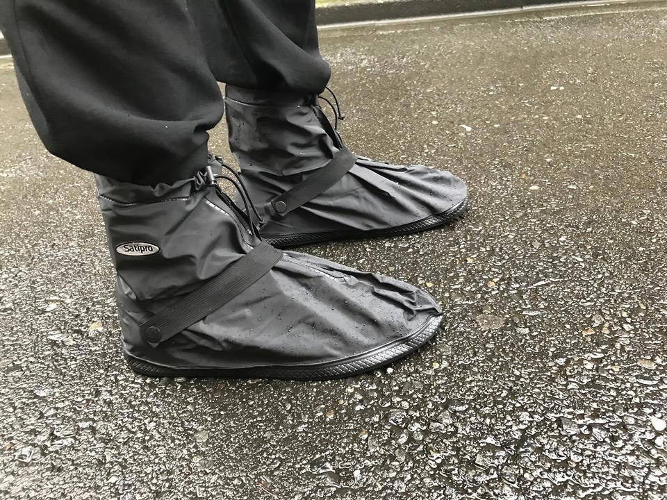 靴の上から履く防水シューズカバー, 脱ぎ履きはスムーズ, 滑らず歩きやすい, もちろん防水性ばっちり