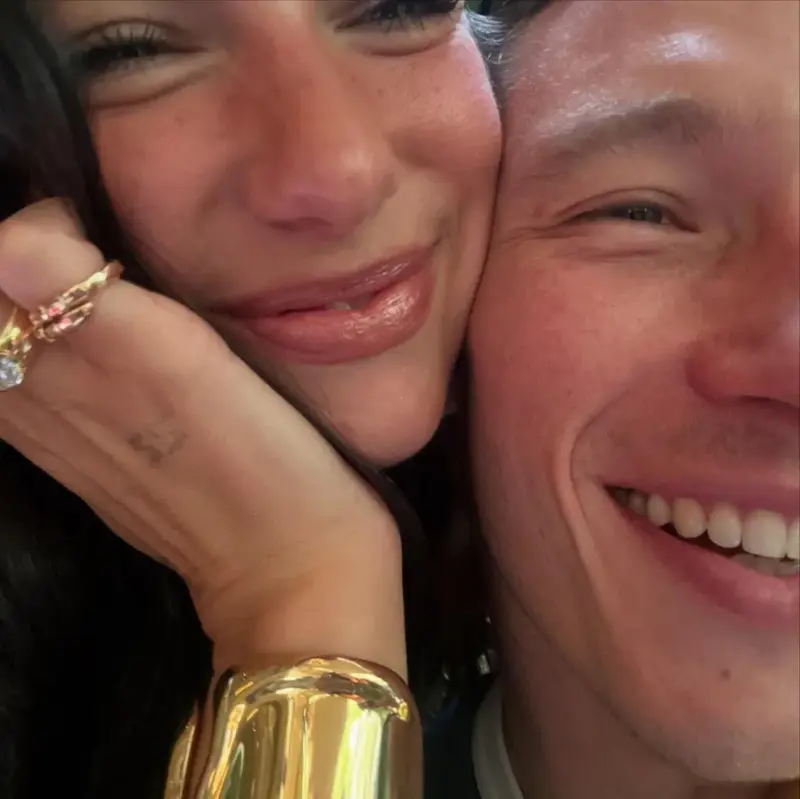 What Is Dua Lipa’s Engagement Ring Style Called? , Who Designed Dua Lipa’s Engagement Ring? , How Many Carats Is Dua Lipa’s Engagement Ring? , How Much Did Dua Lipa’s Engagement Ring Cost?