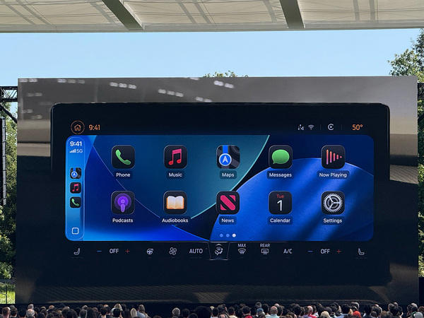WWDC会場で新しいCarPlayのサービスを体験！, iOS 26の新機能の数々がドライブしながら楽しめる, クルマで聴く空間オーディオリスニングもオススメ, 細部まで作り込まれたラグジュアリーなCarPlay Ultraの体験, ドライバーがカスタマイズできる要素も盛りだくさん