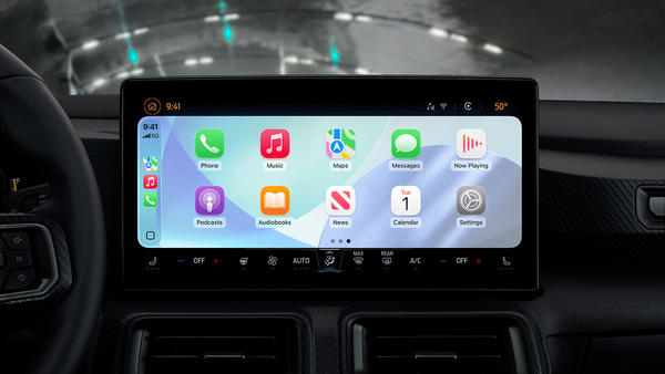 WWDC会場で新しいCarPlayのサービスを体験！, iOS 26の新機能の数々がドライブしながら楽しめる, クルマで聴く空間オーディオリスニングもオススメ, 細部まで作り込まれたラグジュアリーなCarPlay Ultraの体験, ドライバーがカスタマイズできる要素も盛りだくさん