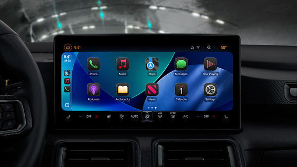 WWDC会場で新しいCarPlayのサービスを体験！, iOS 26の新機能の数々がドライブしながら楽しめる, クルマで聴く空間オーディオリスニングもオススメ, 細部まで作り込まれたラグジュアリーなCarPlay Ultraの体験, ドライバーがカスタマイズできる要素も盛りだくさん
