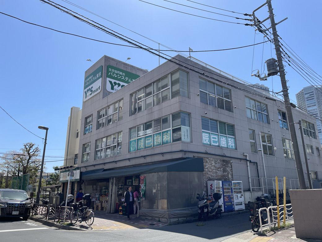 タワマン群と団地群の対比が見える, タワマン地区、団地地区で生徒数は大きく異なる, タワマンに住む「キャナリーゼ」と対する「団地族」, あっちにある「イオン」は歩くと遠すぎる, 団地の人たちは、買い物はどうしている？, キャベツも大根も買えない「フード・デザート現象」, 再開発で「食の砂漠」が生まれる背景, タワマンも、いつかは今の団地のようになる…？