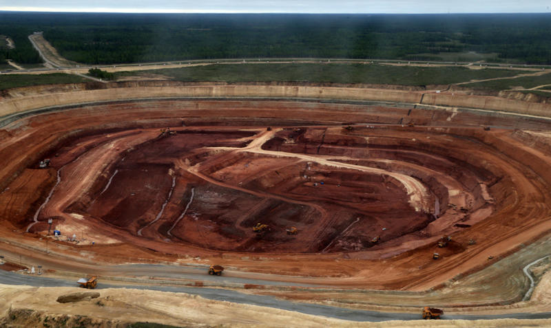 9. Lomonosov diamond mine, Russia 10. Mir diamond mine, Russia, 9. Lomonosov diamond mine, Russia, 8. Venetia diamond mine, South Africa, 7. Ekati diamond mine, Canada, 6. Catoca diamond mine, Angola, 5. Orapa Mine, Botswana, 4. Nyurba diamond mine, Russia, 3. Udachny diamond mine, Russia, 2. Jwaneng diamond mine, Botswana, 1. Aikhal diamond mine, Russia