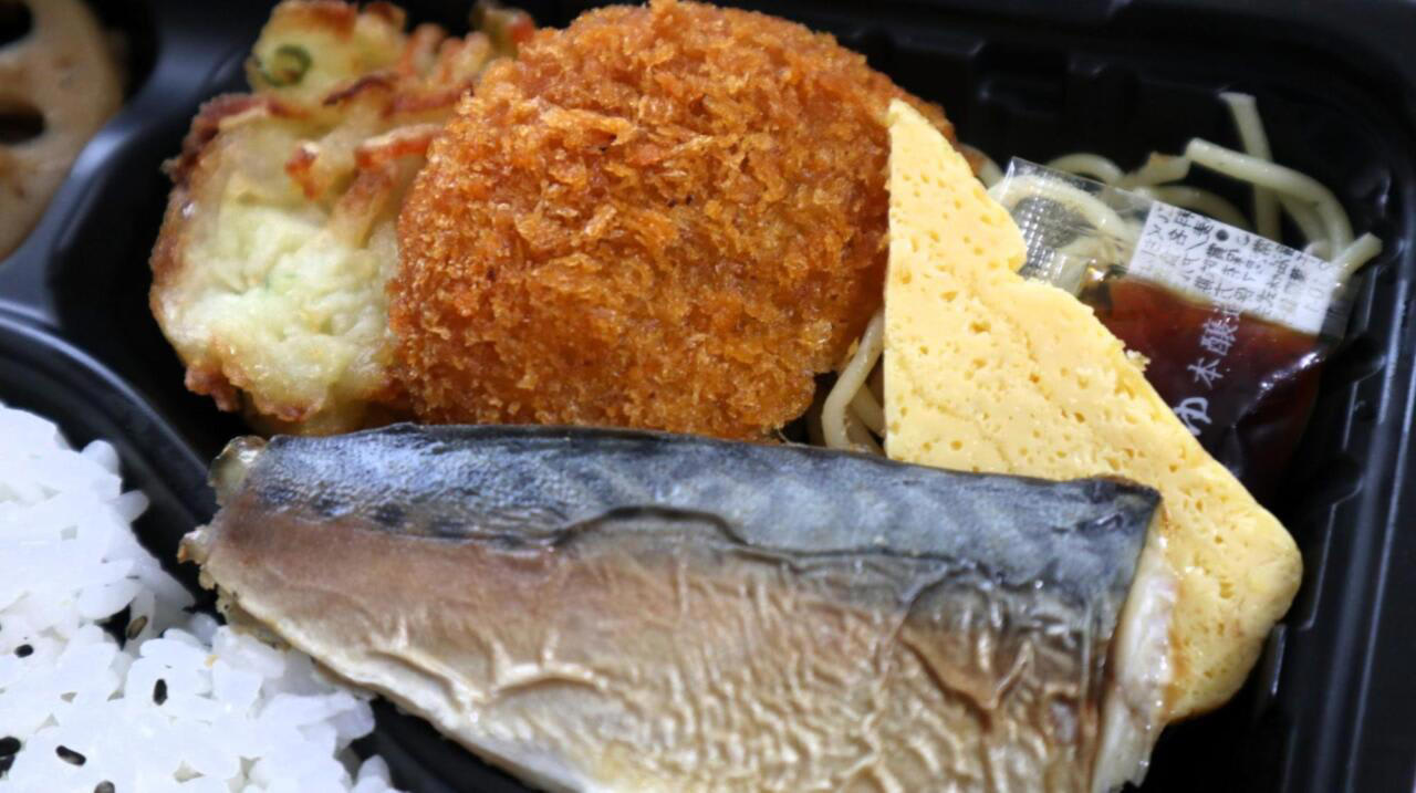 【ラ・ムー】焼きサバ弁当／213円（税込）(仮), 【ラ・ムー】唐揚げ＆みそ野菜炒め弁当／213円（税込）(仮), 【ラ・ムー】焼きそばドッグ／108円（税込）(仮), 【ラ・ムー】山賊焼き／100gあたり110円（税込）