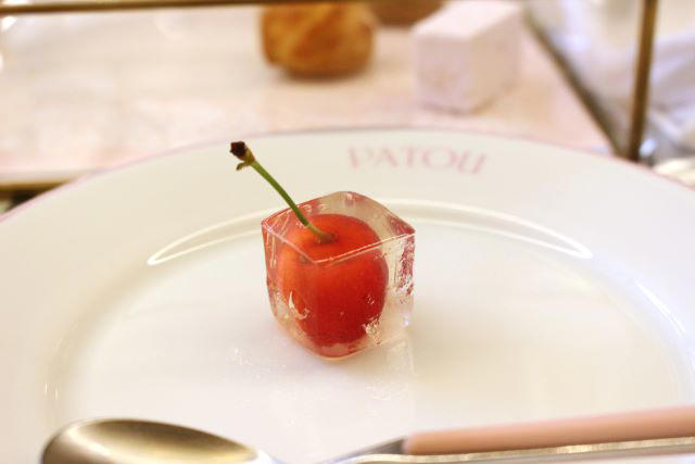 フレンチシックな“ときめきアフタヌーンティー”が登場, “見て楽しい・食べておいしい” パトゥの世界観を堪能, 華やかなグラススイーツやセイヴォリーも充実！, ここだけの限定グッズも見逃せない！