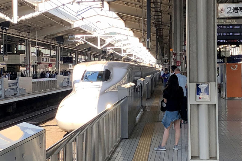 そろそろ決めたい、「夏休み」の旅行先, 交通費：年間で運賃が変わらない「新幹線」、LCCやセールを賢く平日利用すればお得な「航空券」, ホテル：今の大阪はビジホで「１泊２万円」も当たり前, 食費：場所次第、物価上昇でも安く済ます方法もある, 市内の交通費：移動費は韓国が安い、１日券もお得, 大阪でおすすめの話題スポット『グラングリーン大阪』とは？, 韓国は高速鉄道も安い！ 夏らしいリゾートで過ごしたいなら…, 大阪は今は高く、ソウルは時期によって旅費が変動