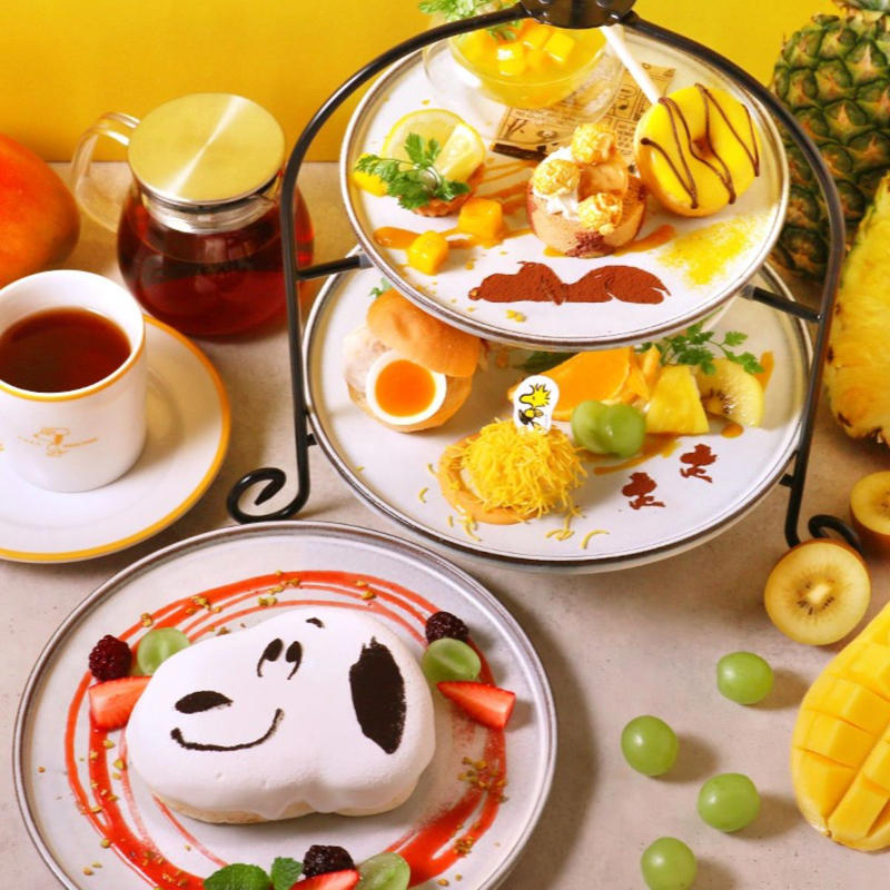 スヌーピーと仲間たちのスイーツがいっぱい！, 上段・下段に多彩なメニューが, 神戸店限定のパンケーキを追加オーダーで！, お部屋をモチーフにしたフロートも登場