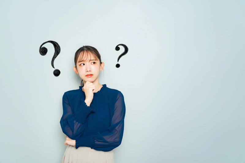 理解力が下がってしまう原因とは？, 集中力が続かない環境にいる, 基礎的な知識が不足している, 情報が多すぎて頭が整理できない, ストレスや疲れがたまっている, 共通の前提が共有されていない, 理解力が低い人に共通する5つの特徴, ①同じミスを繰り返すことが多い, ②話がまとまらず、説明が長くなりやすい, ③会話が途中でズレたり、脱線したりする, ④指示があいまいで、具体性がない, ⑤自分の視点だけで物事を考えてしまう, 会話の流れが掴めない主な理由, あいまいな言葉が多く、話題が明確でない, 話の前提が共有されていない, 話の組み立て方が人によって異なる, 理解力を高めるために今日からできる方法, 45分の集中タイムを設定する, 概念マップを作って知識を整理する, 話を聞いた後に「1行メモ」を取る, 分かりやすい話し方の型を使う, ストレスを1日5分でリセットする