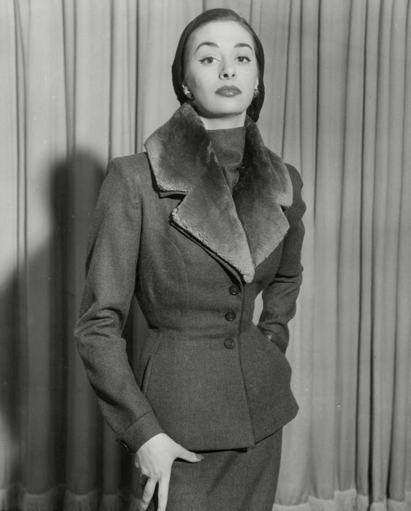 Tiny waist, a peplum and a fur collar Beachside modesty, Two-piece style, Bridal couture, Seams in her stockings, "Circle" skirts, Early 1950s hair, Beauty queens, Poodle hair, A new wave, The bouffant, Invaluable saris, Tiny waist, a peplum and a fur collar, American royalty in a tiara, Airport glamour, Itty, bitty uniforms, Pedal pushers pushing limits, "Street" style, Dressing for errands, Formfitting dresses, Grace Kelly's equestrian glamour, Affordable fur "stole" hearts, Pretty as a princess, Elizabeth Taylor's lingerie chic, Sporty but feminine, A match made in glamour heaven, A regal tone
