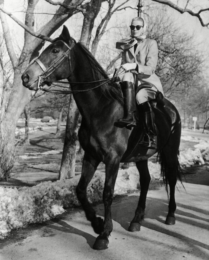 Grace Kelly's equestrian glamour Beachside modesty, Two-piece style, Bridal couture, Seams in her stockings, "Circle" skirts, Early 1950s hair, Beauty queens, Poodle hair, A new wave, The bouffant, Invaluable saris, Tiny waist, a peplum and a fur collar, American royalty in a tiara, Airport glamour, Itty, bitty uniforms, Pedal pushers pushing limits, "Street" style, Dressing for errands, Formfitting dresses, Grace Kelly's equestrian glamour, Affordable fur "stole" hearts, Pretty as a princess, Elizabeth Taylor's lingerie chic, Sporty but feminine, A match made in glamour heaven, A regal tone