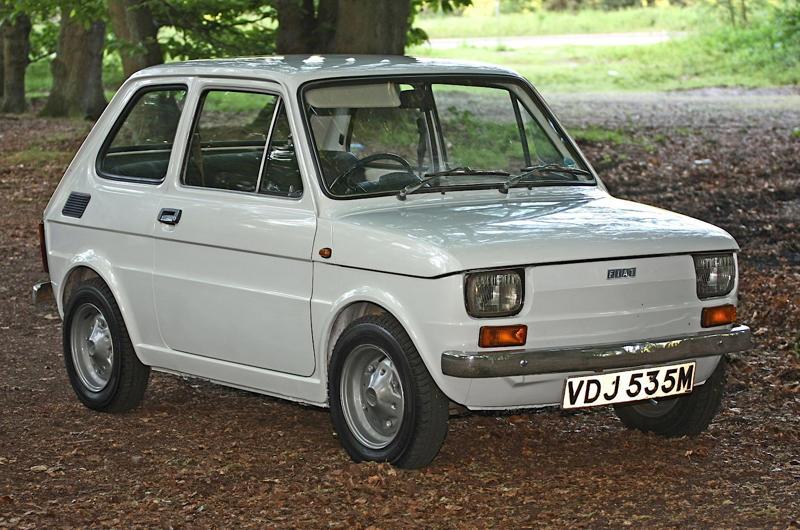 7. Fiat 126: 594cc 1. Fiat 600: 633cc, 2. Renault 3: 603cc, 3. Citroën Ami 6: 602cc, 4. Citroën LN: 602cc, 5. Citroën Méhari: 602cc, 6. smart: 599cc, 7. Fiat 126: 594cc, 8. DKW F1: 584cc, 9. BMW 600: 582cc, 10. Fiat 500 Topolino: 569cc, 11. Suzuki SC100: 539cc, 12. NSU Spider: 497cc, 13. Steyr-Puch 500: 493cc, 14. Morgan Runabout: 482cc, 15. Fiat Nuova 500: 479cc, 16. Citroën Dyane: 425cc, 17. Vespa 400: 393cc, 18. Citroën 2CV: 375cc, 19. Suzulight: 359cc, 20. Honda T360: 356cc, 21. Mazda R360: 356cc, 22. Subaru 360: 356cc, 23. Suzuki Fronte: 356cc, 24. Honda N360: 354cc, 25. Lloyd 350: 347cc, 26. Berkeley Sports: 322cc, 27. Lloyd 300: 293cc, 28. Renault Voiturette: 273cc, 29. Lloyd 250: 250cc, 30. Goggomobil: 245cc, 31. Isetta: 236cc, 32. Fuldamobil: 191cc, 33. Heinkel Kabine: 174cc, 34. Messerschmitt KR175: 173cc, 35. Invacar: 147cc, 36. Bond Minicar: 122cc, 37. Peel P50: 49cc, 38. Brütsch Mopetta: 48cc