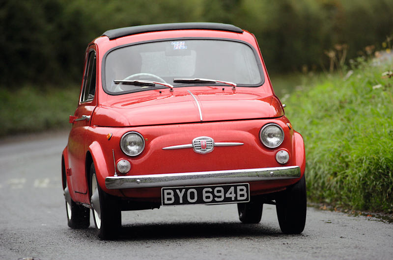 15. Fiat Nuova 500: 479cc 1. Fiat 600: 633cc, 2. Renault 3: 603cc, 3. Citroën Ami 6: 602cc, 4. Citroën LN: 602cc, 5. Citroën Méhari: 602cc, 6. smart: 599cc, 7. Fiat 126: 594cc, 8. DKW F1: 584cc, 9. BMW 600: 582cc, 10. Fiat 500 Topolino: 569cc, 11. Suzuki SC100: 539cc, 12. NSU Spider: 497cc, 13. Steyr-Puch 500: 493cc, 14. Morgan Runabout: 482cc, 15. Fiat Nuova 500: 479cc, 16. Citroën Dyane: 425cc, 17. Vespa 400: 393cc, 18. Citroën 2CV: 375cc, 19. Suzulight: 359cc, 20. Honda T360: 356cc, 21. Mazda R360: 356cc, 22. Subaru 360: 356cc, 23. Suzuki Fronte: 356cc, 24. Honda N360: 354cc, 25. Lloyd 350: 347cc, 26. Berkeley Sports: 322cc, 27. Lloyd 300: 293cc, 28. Renault Voiturette: 273cc, 29. Lloyd 250: 250cc, 30. Goggomobil: 245cc, 31. Isetta: 236cc, 32. Fuldamobil: 191cc, 33. Heinkel Kabine: 174cc, 34. Messerschmitt KR175: 173cc, 35. Invacar: 147cc, 36. Bond Minicar: 122cc, 37. Peel P50: 49cc, 38. Brütsch Mopetta: 48cc