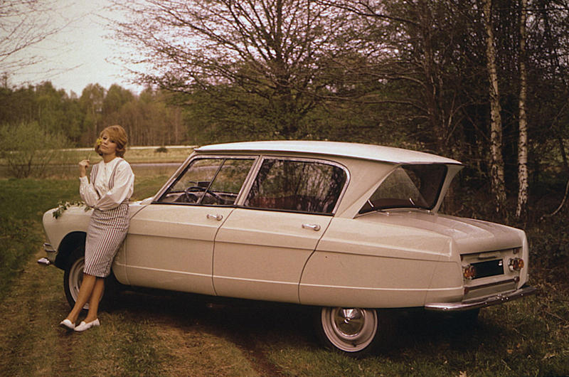 3. Citroën Ami 6: 602cc 1. Fiat 600: 633cc, 2. Renault 3: 603cc, 3. Citroën Ami 6: 602cc, 4. Citroën LN: 602cc, 5. Citroën Méhari: 602cc, 6. smart: 599cc, 7. Fiat 126: 594cc, 8. DKW F1: 584cc, 9. BMW 600: 582cc, 10. Fiat 500 Topolino: 569cc, 11. Suzuki SC100: 539cc, 12. NSU Spider: 497cc, 13. Steyr-Puch 500: 493cc, 14. Morgan Runabout: 482cc, 15. Fiat Nuova 500: 479cc, 16. Citroën Dyane: 425cc, 17. Vespa 400: 393cc, 18. Citroën 2CV: 375cc, 19. Suzulight: 359cc, 20. Honda T360: 356cc, 21. Mazda R360: 356cc, 22. Subaru 360: 356cc, 23. Suzuki Fronte: 356cc, 24. Honda N360: 354cc, 25. Lloyd 350: 347cc, 26. Berkeley Sports: 322cc, 27. Lloyd 300: 293cc, 28. Renault Voiturette: 273cc, 29. Lloyd 250: 250cc, 30. Goggomobil: 245cc, 31. Isetta: 236cc, 32. Fuldamobil: 191cc, 33. Heinkel Kabine: 174cc, 34. Messerschmitt KR175: 173cc, 35. Invacar: 147cc, 36. Bond Minicar: 122cc, 37. Peel P50: 49cc, 38. Brütsch Mopetta: 48cc