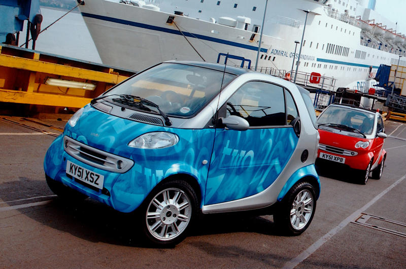 6. smart: 599cc 1. Fiat 600: 633cc, 2. Renault 3: 603cc, 3. Citroën Ami 6: 602cc, 4. Citroën LN: 602cc, 5. Citroën Méhari: 602cc, 6. smart: 599cc, 7. Fiat 126: 594cc, 8. DKW F1: 584cc, 9. BMW 600: 582cc, 10. Fiat 500 Topolino: 569cc, 11. Suzuki SC100: 539cc, 12. NSU Spider: 497cc, 13. Steyr-Puch 500: 493cc, 14. Morgan Runabout: 482cc, 15. Fiat Nuova 500: 479cc, 16. Citroën Dyane: 425cc, 17. Vespa 400: 393cc, 18. Citroën 2CV: 375cc, 19. Suzulight: 359cc, 20. Honda T360: 356cc, 21. Mazda R360: 356cc, 22. Subaru 360: 356cc, 23. Suzuki Fronte: 356cc, 24. Honda N360: 354cc, 25. Lloyd 350: 347cc, 26. Berkeley Sports: 322cc, 27. Lloyd 300: 293cc, 28. Renault Voiturette: 273cc, 29. Lloyd 250: 250cc, 30. Goggomobil: 245cc, 31. Isetta: 236cc, 32. Fuldamobil: 191cc, 33. Heinkel Kabine: 174cc, 34. Messerschmitt KR175: 173cc, 35. Invacar: 147cc, 36. Bond Minicar: 122cc, 37. Peel P50: 49cc, 38. Brütsch Mopetta: 48cc