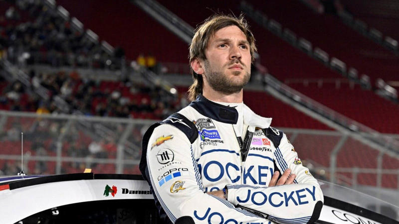 1. Daniel Suárez (Mexico) 15. Jenson Button (UK), 14. Alon Day (Israel), 13. Jacques Villeneuve (Canada), 12. Miguel Paludo (Brazil), 11. Mario Andretti (Italy/USA), 10. Raphaël Lessard (Canada), 9. Larry Pollard (Canada), 8. Earl Ross (Canada), 7. Ron Fellows (Canada), 6. Stewart Friesen (Canada), 5. Nelson Piquet Jr. (Brazil), 4. Juan Pablo Montoya (Colombia), 3. Marcos Ambrose (Australia), 2. Shane van Gisbergen (New Zealand), 1. Daniel Suárez (Mexico)
