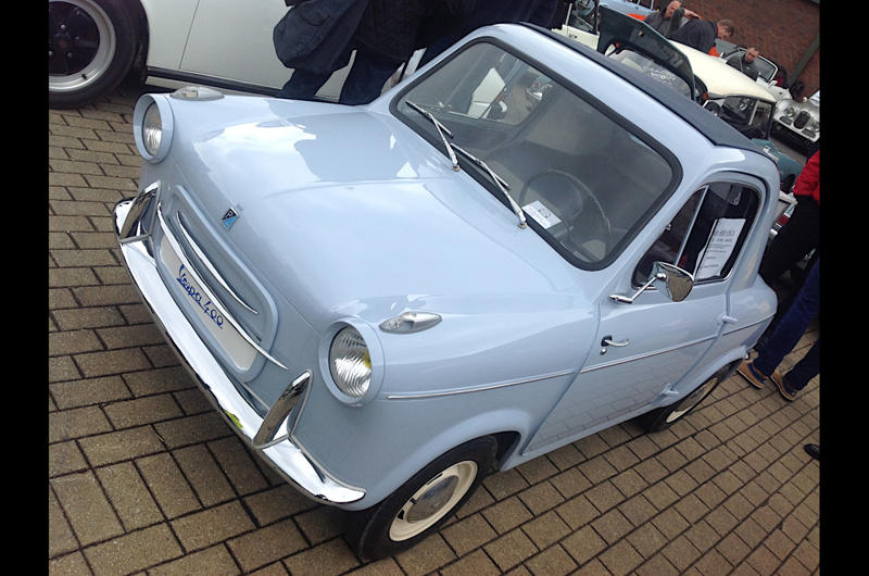 17. Vespa 400: 393cc 1. Fiat 600: 633cc, 2. Renault 3: 603cc, 3. Citroën Ami 6: 602cc, 4. Citroën LN: 602cc, 5. Citroën Méhari: 602cc, 6. smart: 599cc, 7. Fiat 126: 594cc, 8. DKW F1: 584cc, 9. BMW 600: 582cc, 10. Fiat 500 Topolino: 569cc, 11. Suzuki SC100: 539cc, 12. NSU Spider: 497cc, 13. Steyr-Puch 500: 493cc, 14. Morgan Runabout: 482cc, 15. Fiat Nuova 500: 479cc, 16. Citroën Dyane: 425cc, 17. Vespa 400: 393cc, 18. Citroën 2CV: 375cc, 19. Suzulight: 359cc, 20. Honda T360: 356cc, 21. Mazda R360: 356cc, 22. Subaru 360: 356cc, 23. Suzuki Fronte: 356cc, 24. Honda N360: 354cc, 25. Lloyd 350: 347cc, 26. Berkeley Sports: 322cc, 27. Lloyd 300: 293cc, 28. Renault Voiturette: 273cc, 29. Lloyd 250: 250cc, 30. Goggomobil: 245cc, 31. Isetta: 236cc, 32. Fuldamobil: 191cc, 33. Heinkel Kabine: 174cc, 34. Messerschmitt KR175: 173cc, 35. Invacar: 147cc, 36. Bond Minicar: 122cc, 37. Peel P50: 49cc, 38. Brütsch Mopetta: 48cc