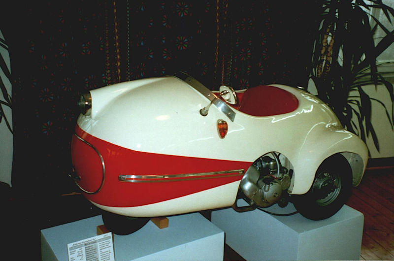 38. Brütsch Mopetta: 48cc 1. Fiat 600: 633cc, 2. Renault 3: 603cc, 3. Citroën Ami 6: 602cc, 4. Citroën LN: 602cc, 5. Citroën Méhari: 602cc, 6. smart: 599cc, 7. Fiat 126: 594cc, 8. DKW F1: 584cc, 9. BMW 600: 582cc, 10. Fiat 500 Topolino: 569cc, 11. Suzuki SC100: 539cc, 12. NSU Spider: 497cc, 13. Steyr-Puch 500: 493cc, 14. Morgan Runabout: 482cc, 15. Fiat Nuova 500: 479cc, 16. Citroën Dyane: 425cc, 17. Vespa 400: 393cc, 18. Citroën 2CV: 375cc, 19. Suzulight: 359cc, 20. Honda T360: 356cc, 21. Mazda R360: 356cc, 22. Subaru 360: 356cc, 23. Suzuki Fronte: 356cc, 24. Honda N360: 354cc, 25. Lloyd 350: 347cc, 26. Berkeley Sports: 322cc, 27. Lloyd 300: 293cc, 28. Renault Voiturette: 273cc, 29. Lloyd 250: 250cc, 30. Goggomobil: 245cc, 31. Isetta: 236cc, 32. Fuldamobil: 191cc, 33. Heinkel Kabine: 174cc, 34. Messerschmitt KR175: 173cc, 35. Invacar: 147cc, 36. Bond Minicar: 122cc, 37. Peel P50: 49cc, 38. Brütsch Mopetta: 48cc