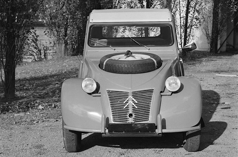 18. Citroën 2CV: 375cc 1. Fiat 600: 633cc, 2. Renault 3: 603cc, 3. Citroën Ami 6: 602cc, 4. Citroën LN: 602cc, 5. Citroën Méhari: 602cc, 6. smart: 599cc, 7. Fiat 126: 594cc, 8. DKW F1: 584cc, 9. BMW 600: 582cc, 10. Fiat 500 Topolino: 569cc, 11. Suzuki SC100: 539cc, 12. NSU Spider: 497cc, 13. Steyr-Puch 500: 493cc, 14. Morgan Runabout: 482cc, 15. Fiat Nuova 500: 479cc, 16. Citroën Dyane: 425cc, 17. Vespa 400: 393cc, 18. Citroën 2CV: 375cc, 19. Suzulight: 359cc, 20. Honda T360: 356cc, 21. Mazda R360: 356cc, 22. Subaru 360: 356cc, 23. Suzuki Fronte: 356cc, 24. Honda N360: 354cc, 25. Lloyd 350: 347cc, 26. Berkeley Sports: 322cc, 27. Lloyd 300: 293cc, 28. Renault Voiturette: 273cc, 29. Lloyd 250: 250cc, 30. Goggomobil: 245cc, 31. Isetta: 236cc, 32. Fuldamobil: 191cc, 33. Heinkel Kabine: 174cc, 34. Messerschmitt KR175: 173cc, 35. Invacar: 147cc, 36. Bond Minicar: 122cc, 37. Peel P50: 49cc, 38. Brütsch Mopetta: 48cc