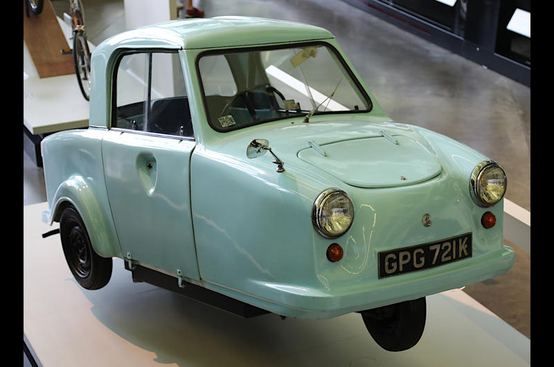 35. Invacar: 147cc 1. Fiat 600: 633cc, 2. Renault 3: 603cc, 3. Citroën Ami 6: 602cc, 4. Citroën LN: 602cc, 5. Citroën Méhari: 602cc, 6. smart: 599cc, 7. Fiat 126: 594cc, 8. DKW F1: 584cc, 9. BMW 600: 582cc, 10. Fiat 500 Topolino: 569cc, 11. Suzuki SC100: 539cc, 12. NSU Spider: 497cc, 13. Steyr-Puch 500: 493cc, 14. Morgan Runabout: 482cc, 15. Fiat Nuova 500: 479cc, 16. Citroën Dyane: 425cc, 17. Vespa 400: 393cc, 18. Citroën 2CV: 375cc, 19. Suzulight: 359cc, 20. Honda T360: 356cc, 21. Mazda R360: 356cc, 22. Subaru 360: 356cc, 23. Suzuki Fronte: 356cc, 24. Honda N360: 354cc, 25. Lloyd 350: 347cc, 26. Berkeley Sports: 322cc, 27. Lloyd 300: 293cc, 28. Renault Voiturette: 273cc, 29. Lloyd 250: 250cc, 30. Goggomobil: 245cc, 31. Isetta: 236cc, 32. Fuldamobil: 191cc, 33. Heinkel Kabine: 174cc, 34. Messerschmitt KR175: 173cc, 35. Invacar: 147cc, 36. Bond Minicar: 122cc, 37. Peel P50: 49cc, 38. Brütsch Mopetta: 48cc