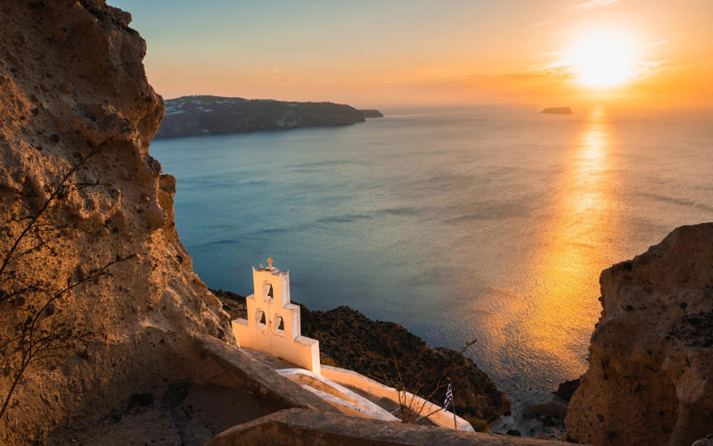 Vlychada, White Beach, Mesa Pigadia, Red Beach, Agios Nikolaos, Monolithos, How we choose, About our expert