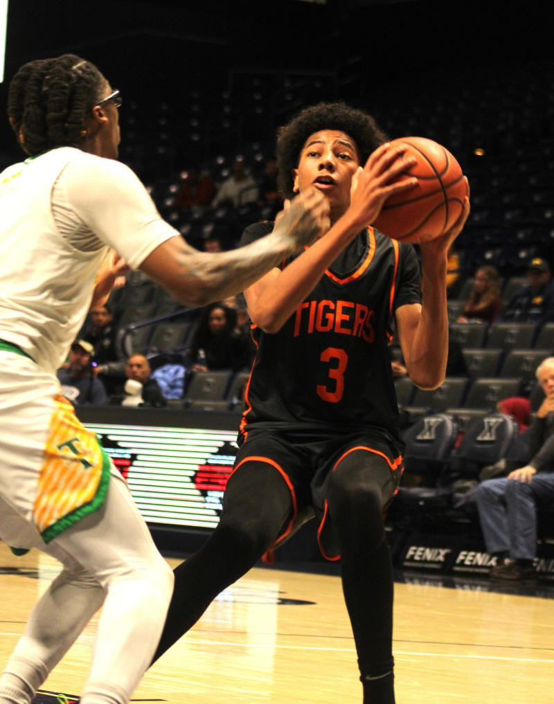 Aziz Olajuwon, DeMarcus Henry, Griffin Starks, Other notable UC targets with familiar names, UC's local offers, Cincinnati Bearcats/Dayton Flyers to play Nov. 11, Fans vote for UC uniforms
