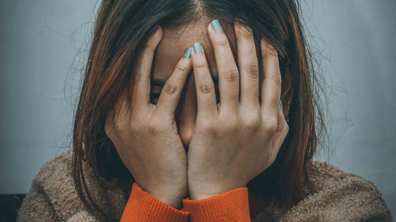 3. Loss of Motivation 1. Emotional Eating, 2. Yo-Yo Dieting, 3. Loss of Motivation, 4. Scale Won’t Budge, 5. Digestive Issues, 6. Cravings, 7. Binge Eating, 8. Too Sluggish, 9. Drinking Too Much, 10. Giving Up, 1. Creative Outlets, 2. Help Others, 3. Practice Gratitude, 4. Talk It Out, 5. Meditate, 6. Journaling, 7. Choose Healthier Snacks, 8. Exercise, 9. Getting Out in Nature, 10. Deep Breaths