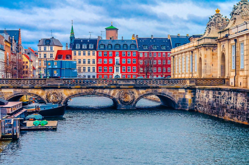 What is the best country in the world to live in?, What is the most livable country in 2026?, Is the United States the best country to live in?, Switzerland, Japan, United States, Australia, Sweden, Germany, United Kingdom, New Zealand, Denmark, France, The Netherlands, Singapore, Italy, South Korea, Finland, Luxembourg, Thailand, Brazil, Mexico