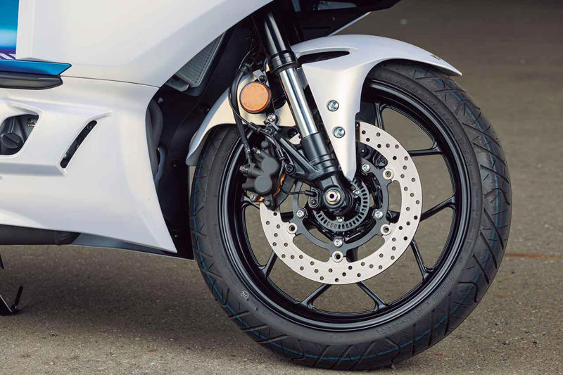 ヤマハ「YZF-R25 ABS」インプレ（太田安治）, ヤマハ「YZF-R25 ABS」カラー・人気投票, ヤマハ「YZF-R25 ABS」ライディングポジション・足つき性, ヤマハ「YZF-R25 ABS」各部装備・ディテール解説, ヤマハ「YZF-R25 ABS」写真・動画, ヤマハ「YZF-R25 ABS」主なスペック・燃費・製造国・価格, ヤマハ「YZF-R25 ABS」関連のおすすめ記事