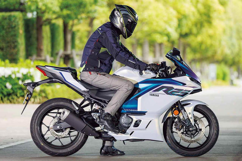 ヤマハ「YZF-R25 ABS」インプレ（太田安治）, ヤマハ「YZF-R25 ABS」カラー・人気投票, ヤマハ「YZF-R25 ABS」ライディングポジション・足つき性, ヤマハ「YZF-R25 ABS」各部装備・ディテール解説, ヤマハ「YZF-R25 ABS」写真・動画, ヤマハ「YZF-R25 ABS」主なスペック・燃費・製造国・価格, ヤマハ「YZF-R25 ABS」関連のおすすめ記事
