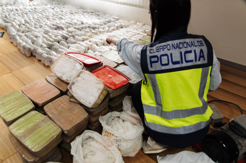 Exporting drugs Crime networks, Largest black market in the world, Revenue source for cartels, Authorities attempting to control the issue, Exporting drugs, Illegal consumption points, Source of theft, Nuevo León and Zacatecas, Texas as a source, Revenue source, Sea transportation, Industrial lubricants, Cosmic Glory, At least 11 other ships