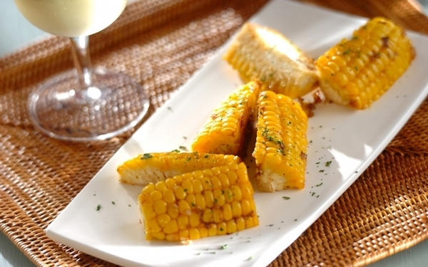 フライパンで焼きトウモロコシ, トウモロコシのアンチョビソース, 焼きトウモロコシのマヨチーズディップ, トウモロコシのチーズ焼き, 生のとうもろこしを使ったサクサク揚げ, トウモロコシと枝豆のバター炒め