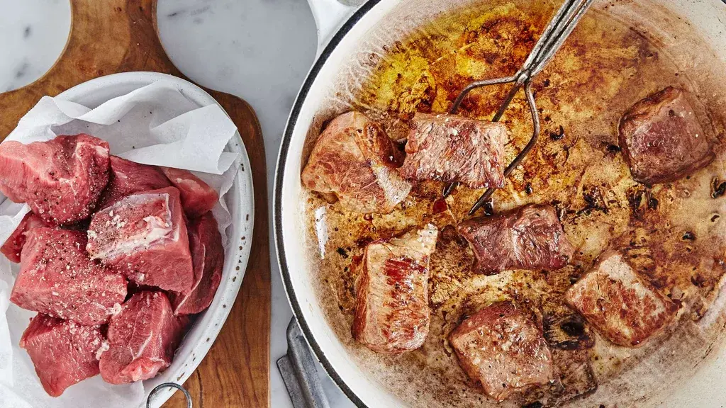 The best cuts for slow cooker beef recipes, You’ll need these…, Tips for slow cooking success, Slow cooker biryani , Slow cooker beef ragu , Slow cooker beef soup with chickpea & chorizo , Slow cooker massaman beef curry , Slow-cooker beef stroganoff , Slow cooker beef ramen with shiitake mushrooms , Slow-cooker beef cheeks in pedro ximénez , Beef and mushroom pies , Slow-cooker beer and thyme beef cheeks , Slow cooker five ingredient cottage pie , Beer and thyme beef cheeks , Slow-cooked Mexican beef chilli mole , Beef and vegetable soup , Coconut curried beef , Lasagne-style crock-pot , Beef casserole with cheesy herb dumplings , Coriander beef curry , Tuscan beef stew , What to serve with your slow cooker beef, More slow cooker inspiration, Even more slow cooker dinners
