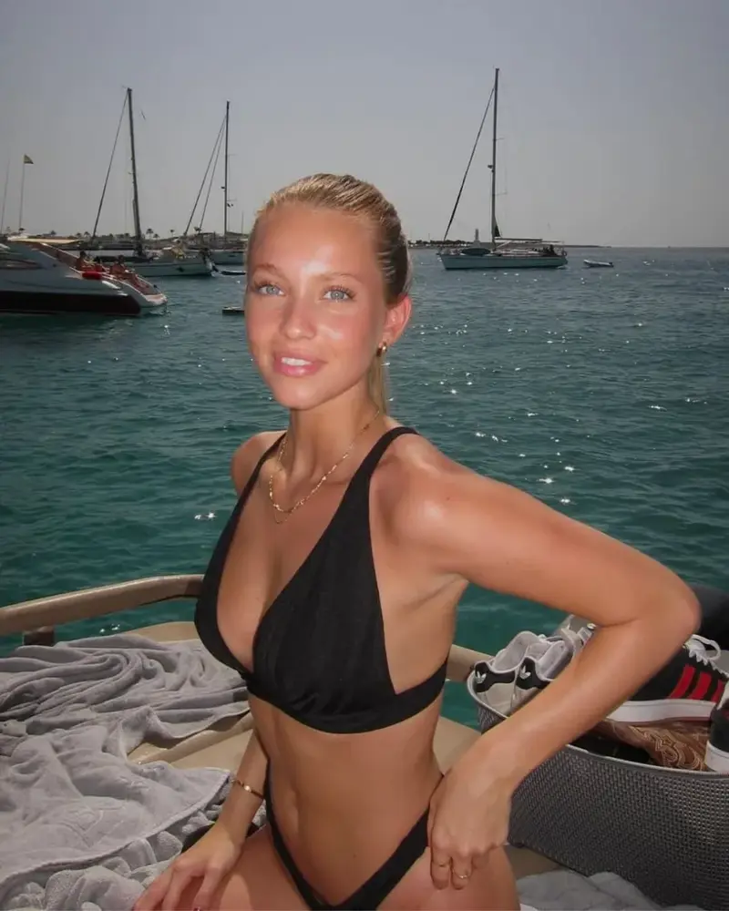 Alexandra Saint Mleux, Carmen Montero Mundt, Rebecca Donaldson , Francisca Cerqueira Gomes , Margarida Corceiro , Muni ‘Lily’ He , Ebony Zippora Gold , Kelly Piquet , Lily Zneimer , Egle Ruskyte