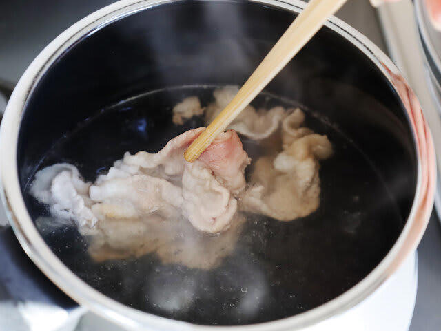 白だしレモンのおかず冷しゃぶサラダを試すのにかかる時間, 白だしレモンのおかず冷しゃぶサラダのレシピ, 白だしレモンのおかず冷しゃぶサラダの材料（2人分）, 白だしレモンのおかず冷しゃぶサラダの作り方