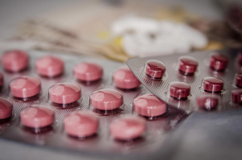 Expired Medications Expired Medications, Old Batteries, Unused Electronics, Plastic Food Containers with BPA, Unused Paint and Chemicals, Mothballs, Old Receipts, Old Pillows, Unused or Broken Smoke Detectors, Unused or Outdated Fire Extinguishers, Unused or Outdated Cosmetics, Unused Keys, Unused Holiday Decorations with Old Lights