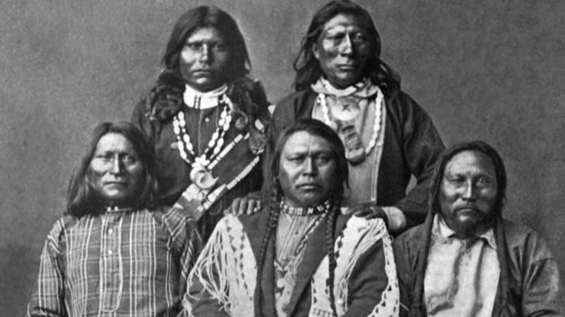 1. Navajo (Diné), 2. Chickasaw, 3. Sioux (Lakota, Dakota, Nakota), 4. Iroquois (Haudenosaunee Confederacy), 5. Apache, 6. Pueblo, 7. Shoshone, 8. Choctaw, 9. Cherokee, 10. Seminole, 11. Blackfeet (Blackfoot), 12. Nez Perce, 13. Hopi, 14. Cree, 15. Wampanoag, 16. Lenape (Delaware), 17. Comanche, 18. Osage, 19. Mohican, 20. Yurok