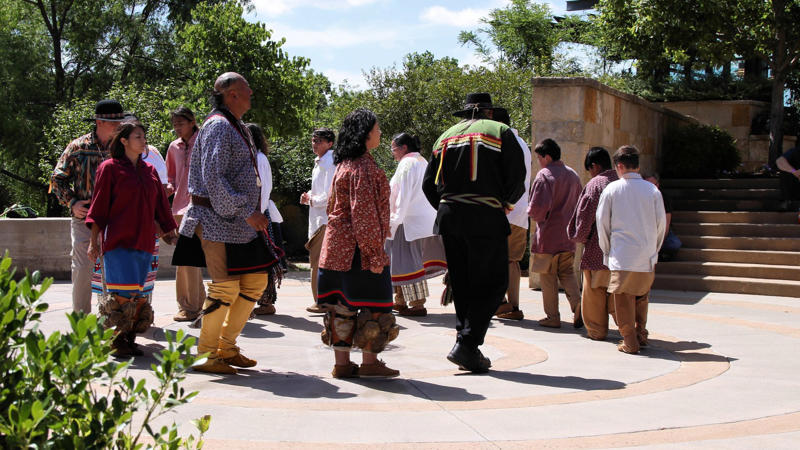 1. Navajo (Diné), 2. Chickasaw, 3. Sioux (Lakota, Dakota, Nakota), 4. Iroquois (Haudenosaunee Confederacy), 5. Apache, 6. Pueblo, 7. Shoshone, 8. Choctaw, 9. Cherokee, 10. Seminole, 11. Blackfeet (Blackfoot), 12. Nez Perce, 13. Hopi, 14. Cree, 15. Wampanoag, 16. Lenape (Delaware), 17. Comanche, 18. Osage, 19. Mohican, 20. Yurok