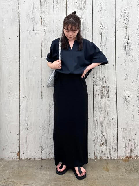 グレーのジレを投入して大人っぽくコーデを格上げ, 旬のスポーツMIXコーデも好バランス, フレンチスリーブTシャツで上品な佇まいに, 落ち着きのある配色は差し色ONで涼しげに魅せる, 夏らしい爽やかなカラートップスとも相性バツグン