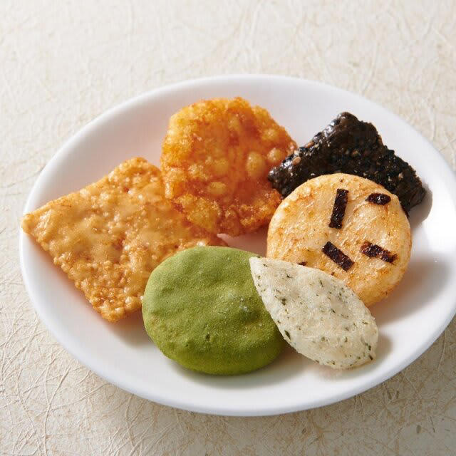 ミルク感たっぷり！『梨恵夢 バター風味』, 小豆とバターが絶妙！『田舎パイ あずき』, 多彩な味わいと食感！『吹き寄せ六煎』, じゃがいもの旨みを味わう！『カリッと旨じゃが コンソメ味』, 優しい甘さが広がる！『黒糖かりんとう』