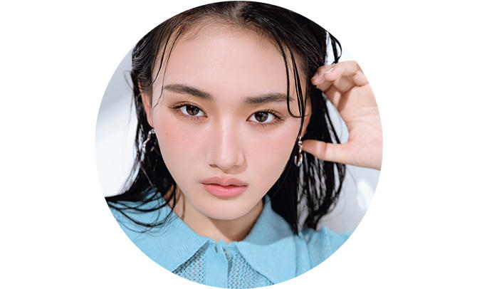 Ｑ９. 肌を冷やすと毛穴は引き締まるの？　そもそも毛穴引き締めって可能??, Ｑ10. 開いた毛穴はもう元に戻らない？, Ａ. 攻めのケアができる 成分コスメを投入！, Ｑ11. 油分は毛穴の敵だよね？　保湿って本当に必要?? , Ｑ12. プチプラコスメでも毛穴ケアってできる？, Ａ. もちろん！　値段より 毛穴タイプや肌に合うかが重要！, Ｑ13. 毛穴の詰まり、指でいじっちゃう, Ａ. 角栓を押し出すのは 肌を傷める原因に！, Ｑ14. メイクすると毛穴が目立ってメイクの意味ない……