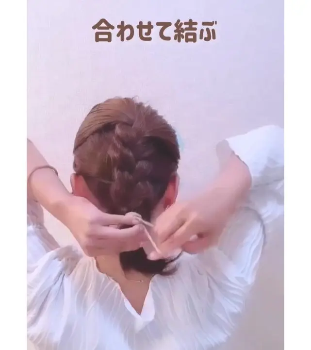 ・ボブでも叶う♡お団子ヘア, ・ボブだとは思えない！オケージョンにも使えるくるりんぱヘア, ・短い髪でも崩れにくい♪ミニポニーテール, ・簡単おしゃれ見せ♡ハーフアップヘア, ・簡単まとめ髪♡結び目も隠せるお団子ヘア, ・くるっとしてきゅっ♪繰り返すくるりんぱで簡単おしゃれハーフアップ, ・簡単アレンジの重ねワザでできるおしゃれローポニーテール♡, ・オンもオフもOK♡どんなシーンでも使える編みおろしヘア, ・ゴム2つだけでできる！簡単ギブソンタック, ・お呼ばれヘアにもおすすめ♡くるりんぱで作る上品まとめ髪, ・飾りなしでもおしゃれに♡タイトなローポニーテール, ・難しいことはなにもなし♪簡単かわいいたまねぎヘア